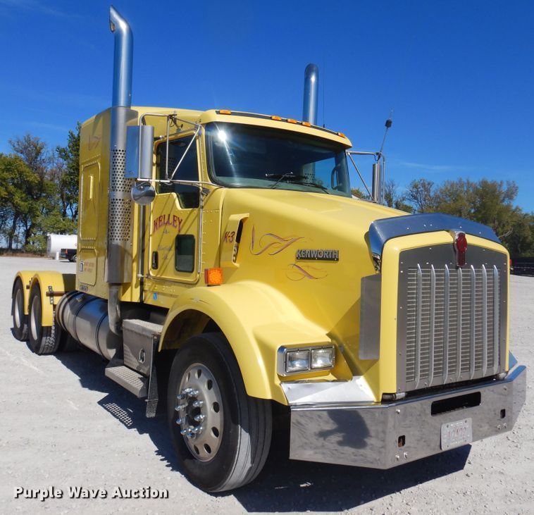 image for item KU9645 2007 Kenworth T800  semi truck