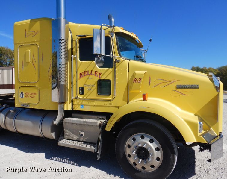 image for item KU9645 2007 Kenworth T800  semi truck