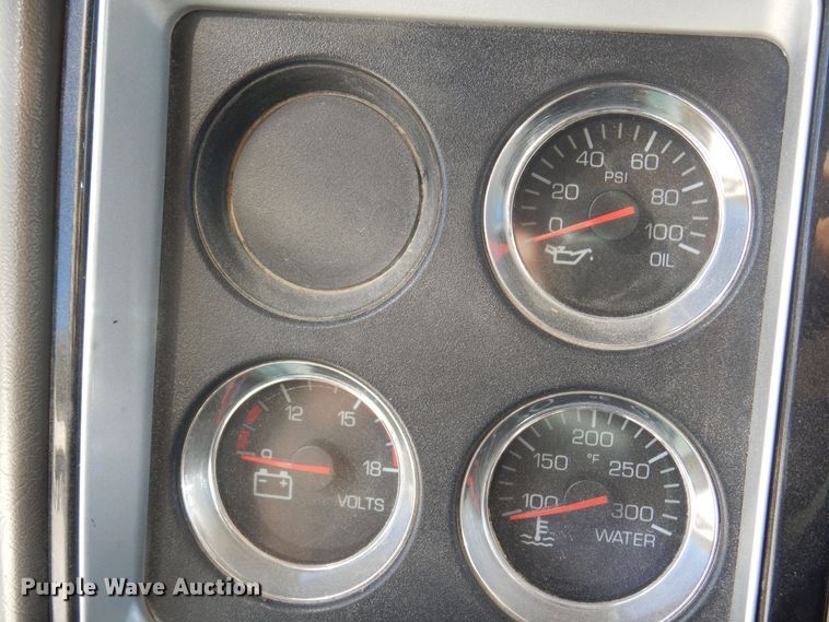 image for item KU9645 2007 Kenworth T800  semi truck