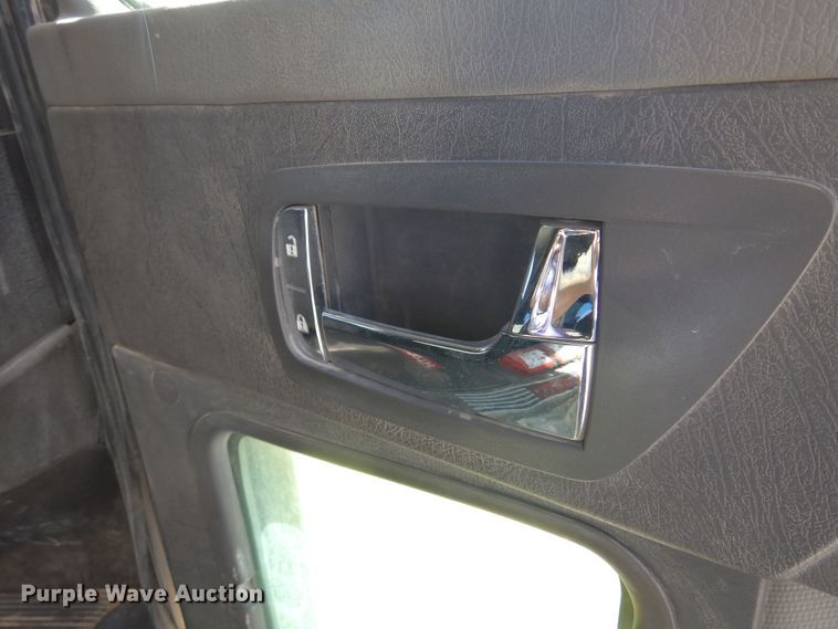 image for item KU9645 2007 Kenworth T800  semi truck