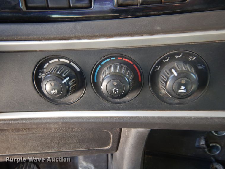 image for item KU9645 2007 Kenworth T800  semi truck