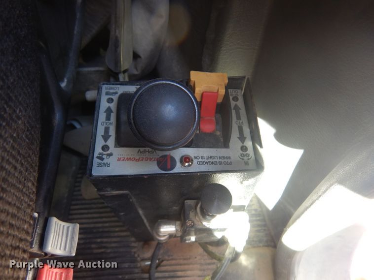 image for item KU9645 2007 Kenworth T800  semi truck