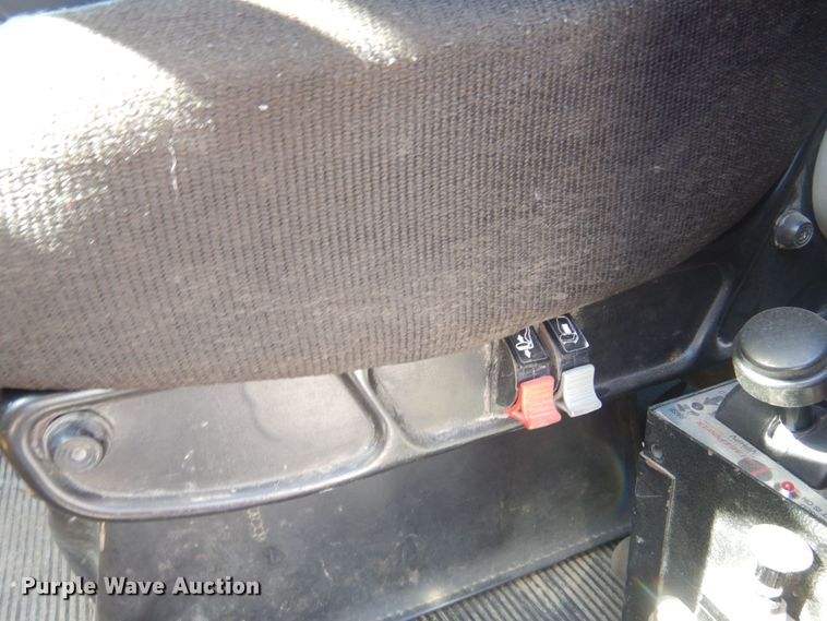 image for item KU9645 2007 Kenworth T800  semi truck