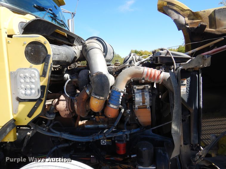 image for item KU9645 2007 Kenworth T800  semi truck