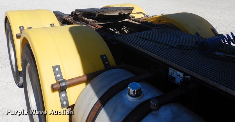 image for item KU9645 2007 Kenworth T800  semi truck