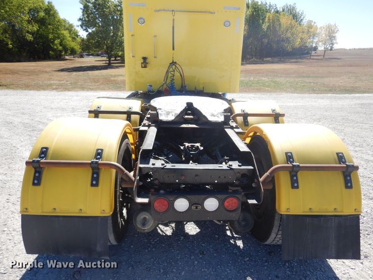 image for item KU9645 2007 Kenworth T800  semi truck