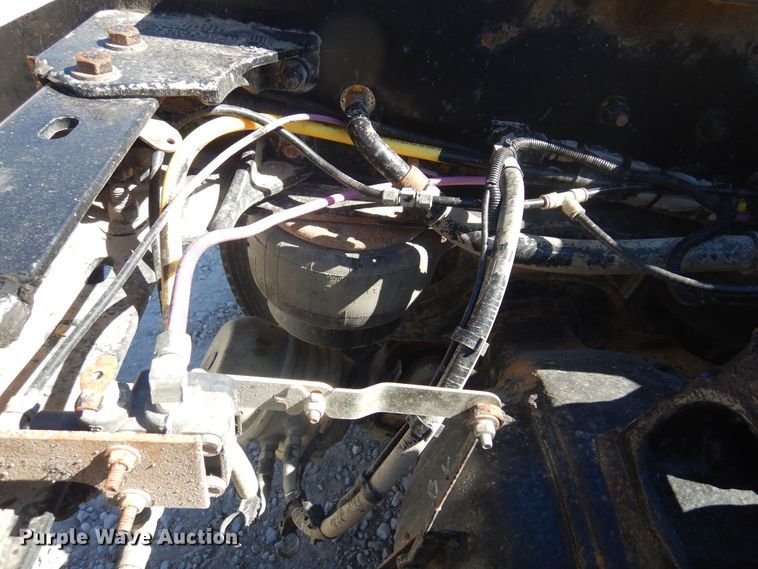 image for item KU9645 2007 Kenworth T800  semi truck