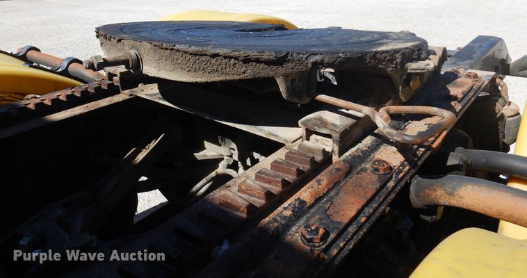 image for item KU9645 2007 Kenworth T800  semi truck