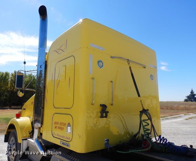 image for item KU9645 2007 Kenworth T800  semi truck
