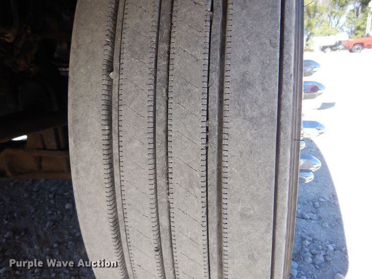 image for item KU9645 2007 Kenworth T800  semi truck