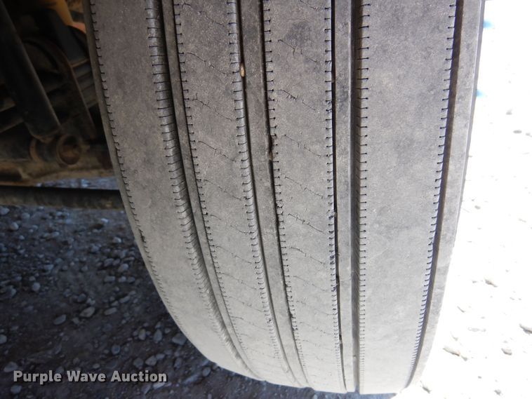 image for item KU9645 2007 Kenworth T800  semi truck