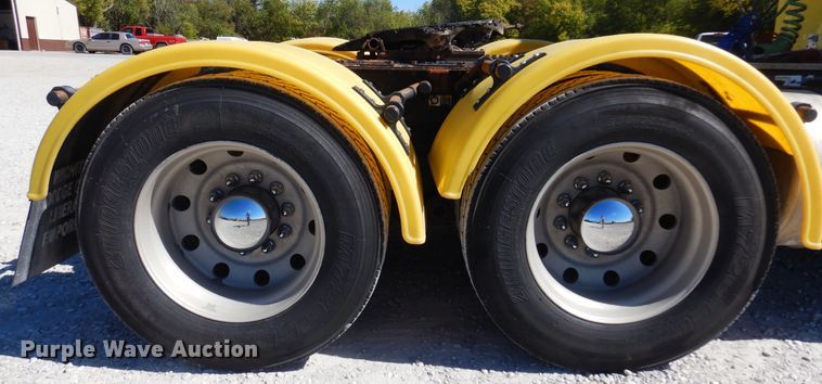 image for item KU9645 2007 Kenworth T800  semi truck