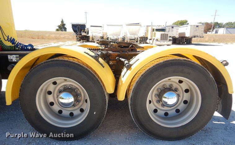 image for item KU9645 2007 Kenworth T800  semi truck