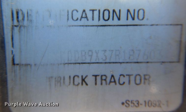 image for item KU9645 2007 Kenworth T800  semi truck