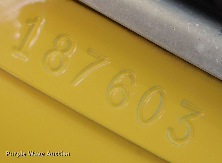 image for item KU9645 2007 Kenworth T800  semi truck