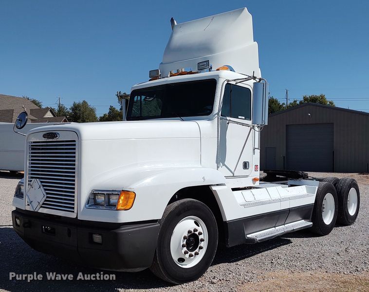 image for item LK9944 2000 Freightliner FLD  semi truck