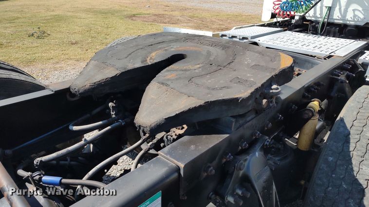 image for item LK9944 2000 Freightliner FLD  semi truck