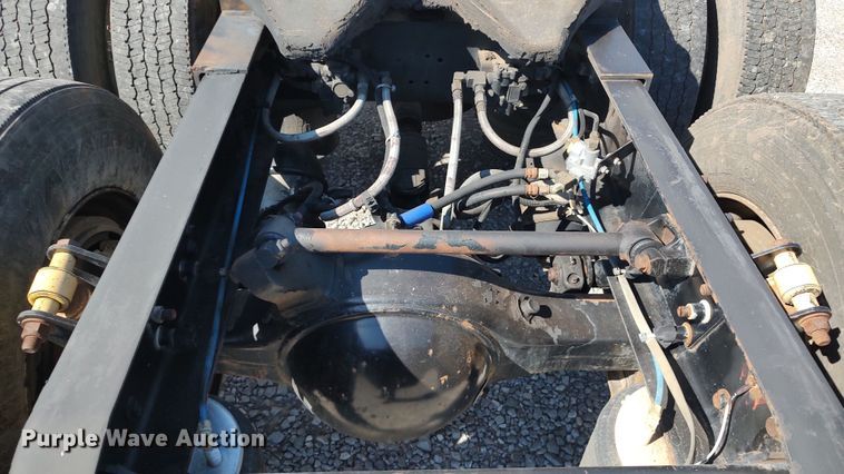 image for item LK9944 2000 Freightliner FLD  semi truck