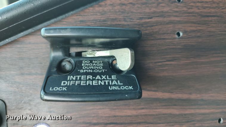 image for item LK9944 2000 Freightliner FLD  semi truck