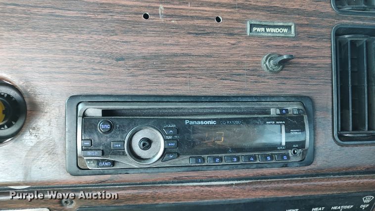 image for item LK9944 2000 Freightliner FLD  semi truck