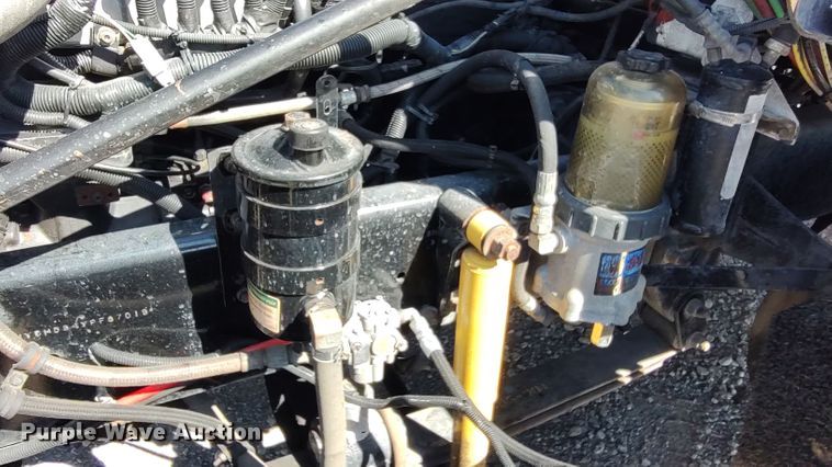 image for item LK9944 2000 Freightliner FLD  semi truck