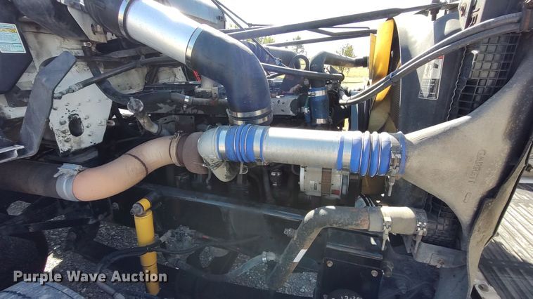 image for item LK9944 2000 Freightliner FLD  semi truck