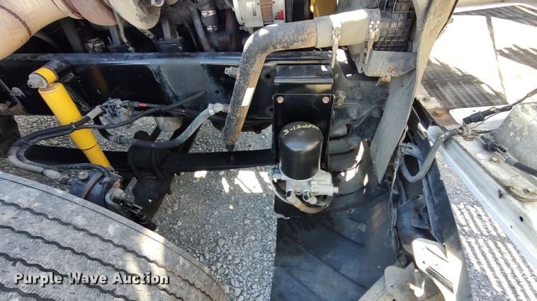 image for item LK9944 2000 Freightliner FLD  semi truck