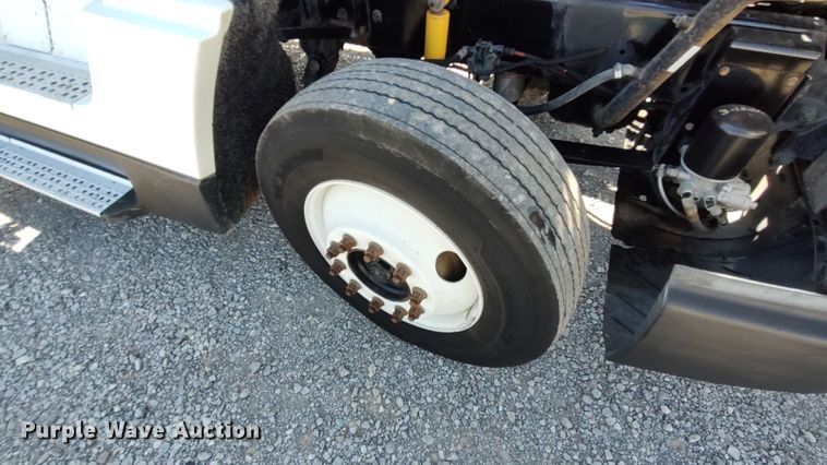 image for item LK9944 2000 Freightliner FLD  semi truck