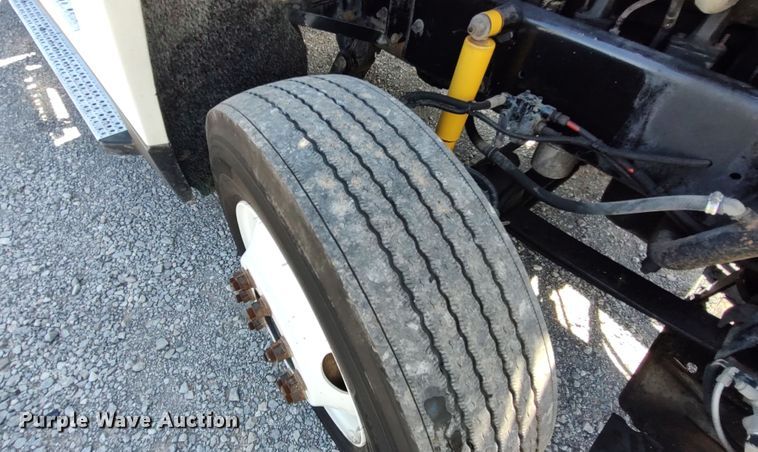 image for item LK9944 2000 Freightliner FLD  semi truck