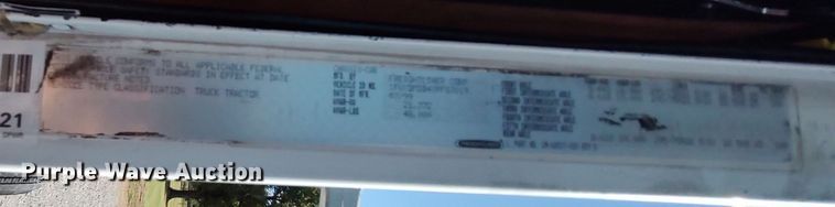 image for item LK9944 2000 Freightliner FLD  semi truck