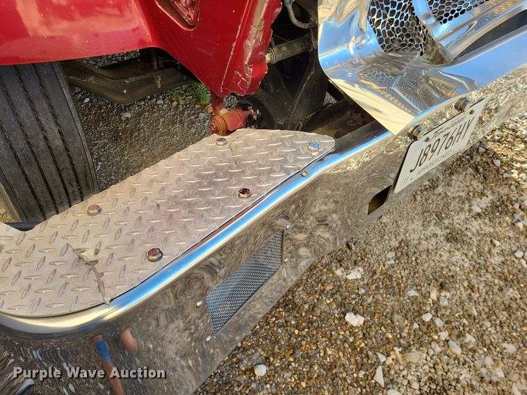 image for item LR9033 2019 Peterbilt 567  semi truck