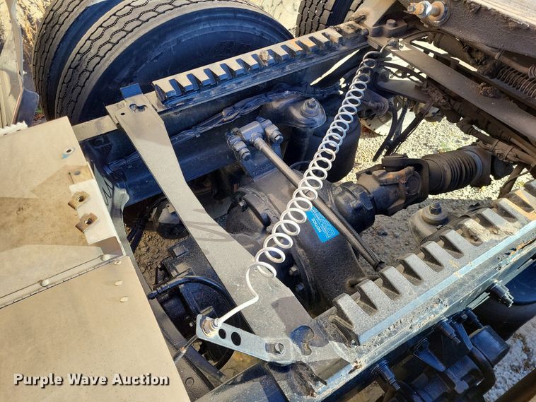 image for item LR9033 2019 Peterbilt 567  semi truck