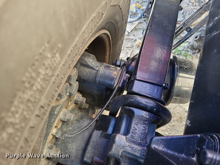 image for item LR9033 2019 Peterbilt 567  semi truck