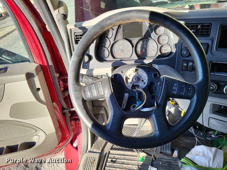 image for item LR9033 2019 Peterbilt 567  semi truck