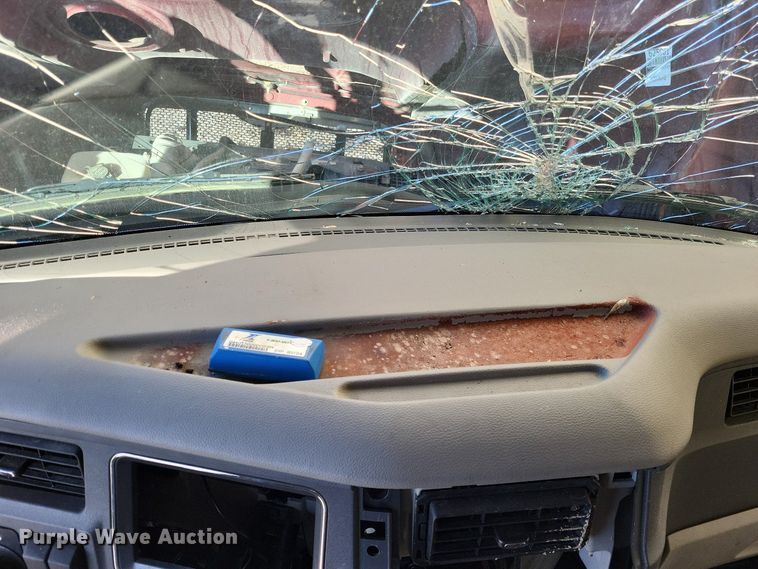 image for item LR9033 2019 Peterbilt 567  semi truck