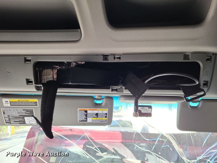 image for item LR9033 2019 Peterbilt 567  semi truck