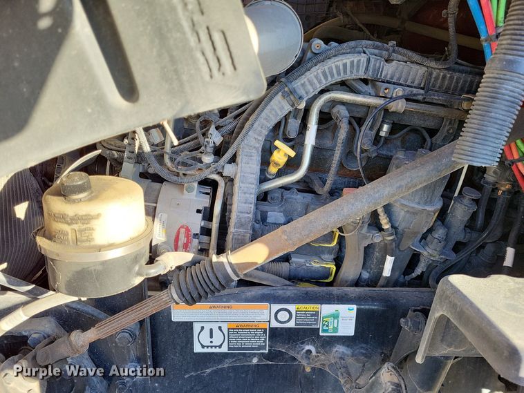 image for item LR9033 2019 Peterbilt 567  semi truck