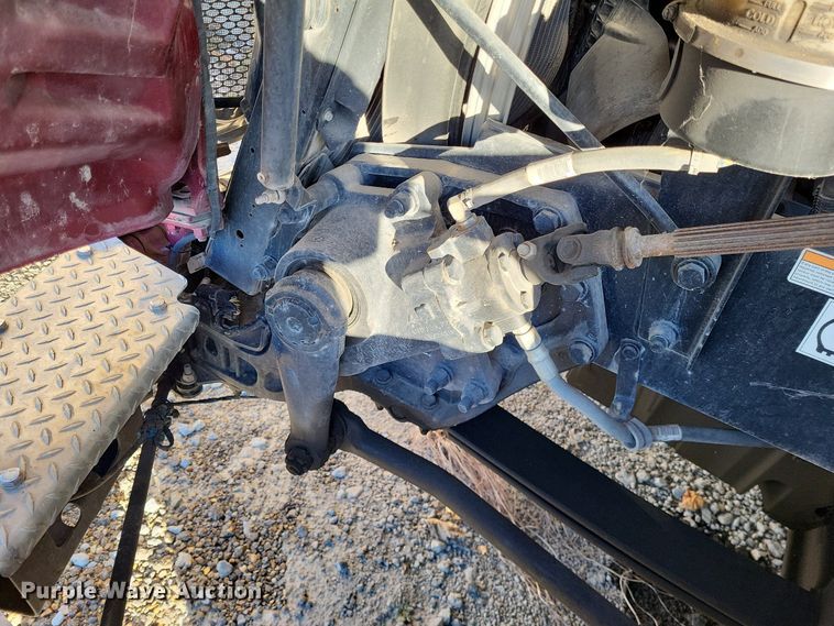 image for item LR9033 2019 Peterbilt 567  semi truck