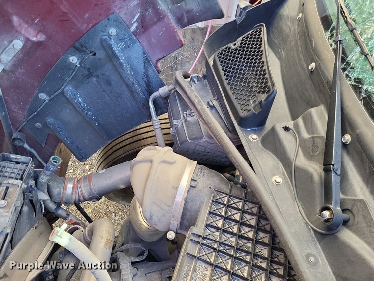 image for item LR9033 2019 Peterbilt 567  semi truck