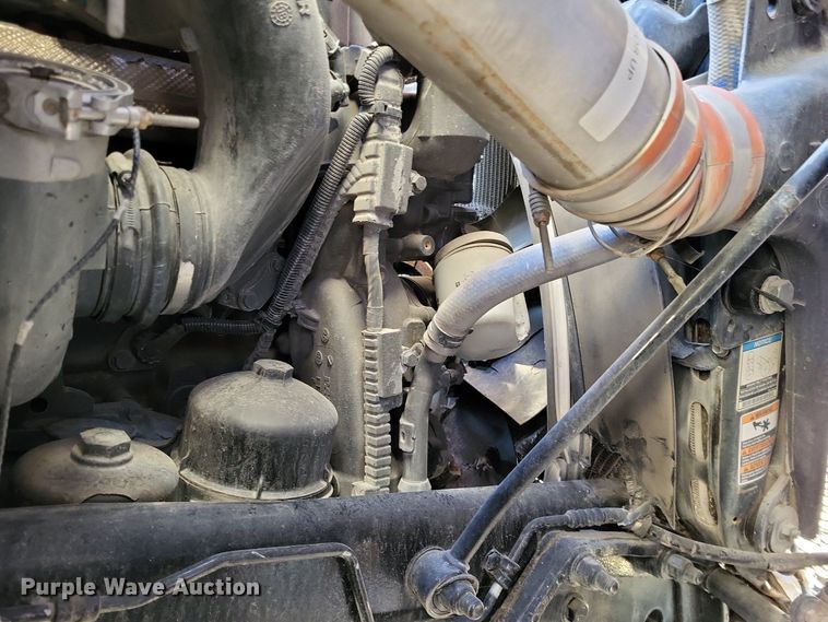 image for item LR9033 2019 Peterbilt 567  semi truck