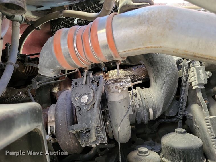 image for item LR9033 2019 Peterbilt 567  semi truck