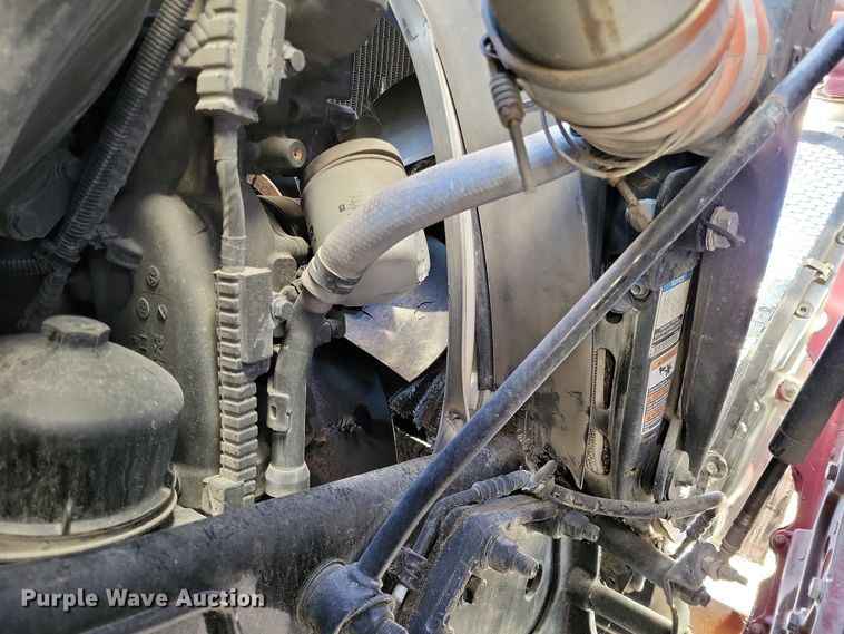 image for item LR9033 2019 Peterbilt 567  semi truck