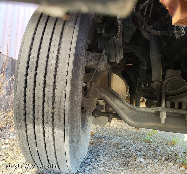 image for item LR9033 2019 Peterbilt 567  semi truck