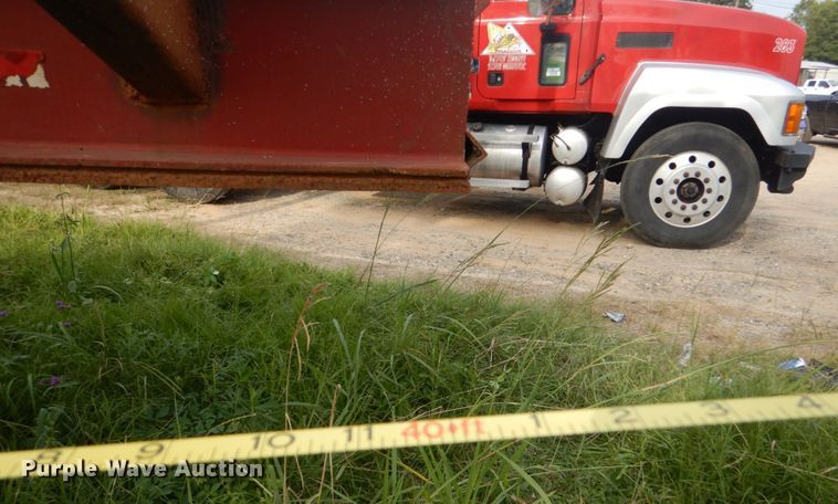 image for item LS9901 1993 Pitts LP-40  log trailer