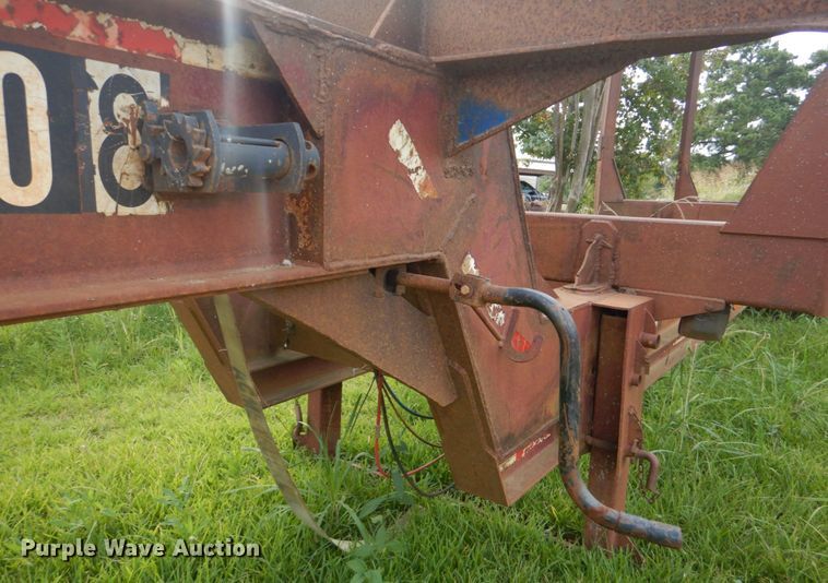 image for item LS9902 1999 Sun Manufacturing, Inc. Plantation  log trailer