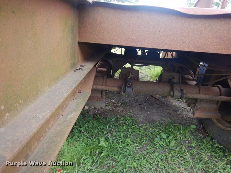 image for item LS9902 1999 Sun Manufacturing, Inc. Plantation  log trailer