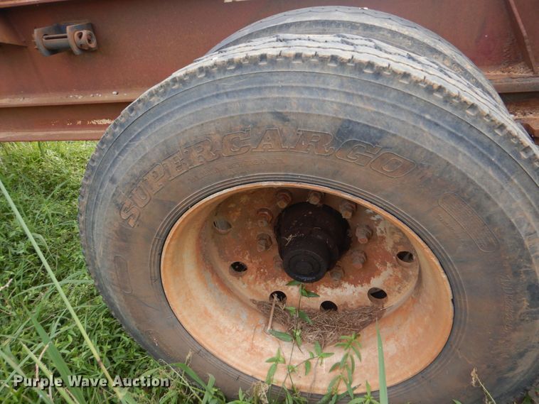 image for item LS9902 1999 Sun Manufacturing, Inc. Plantation  log trailer