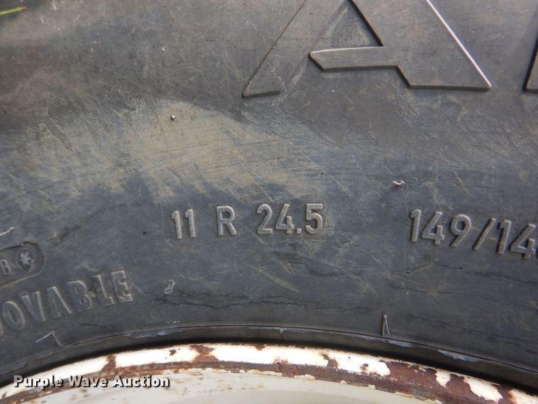 image for item LS9903 1995 Viking  log trailer