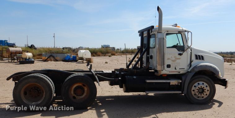 image for item LU9607 2006 Mack CT713 Granite  semi truck