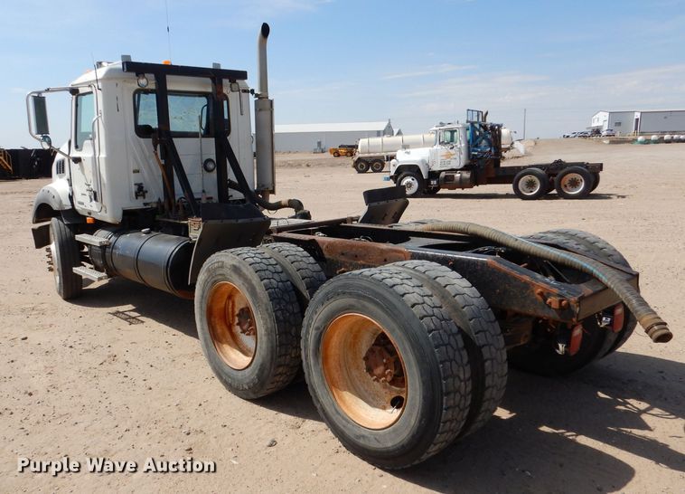 image for item LU9607 2006 Mack CT713 Granite  semi truck